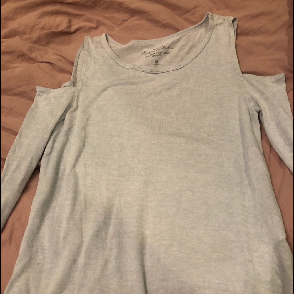 holister cut off on shoulder